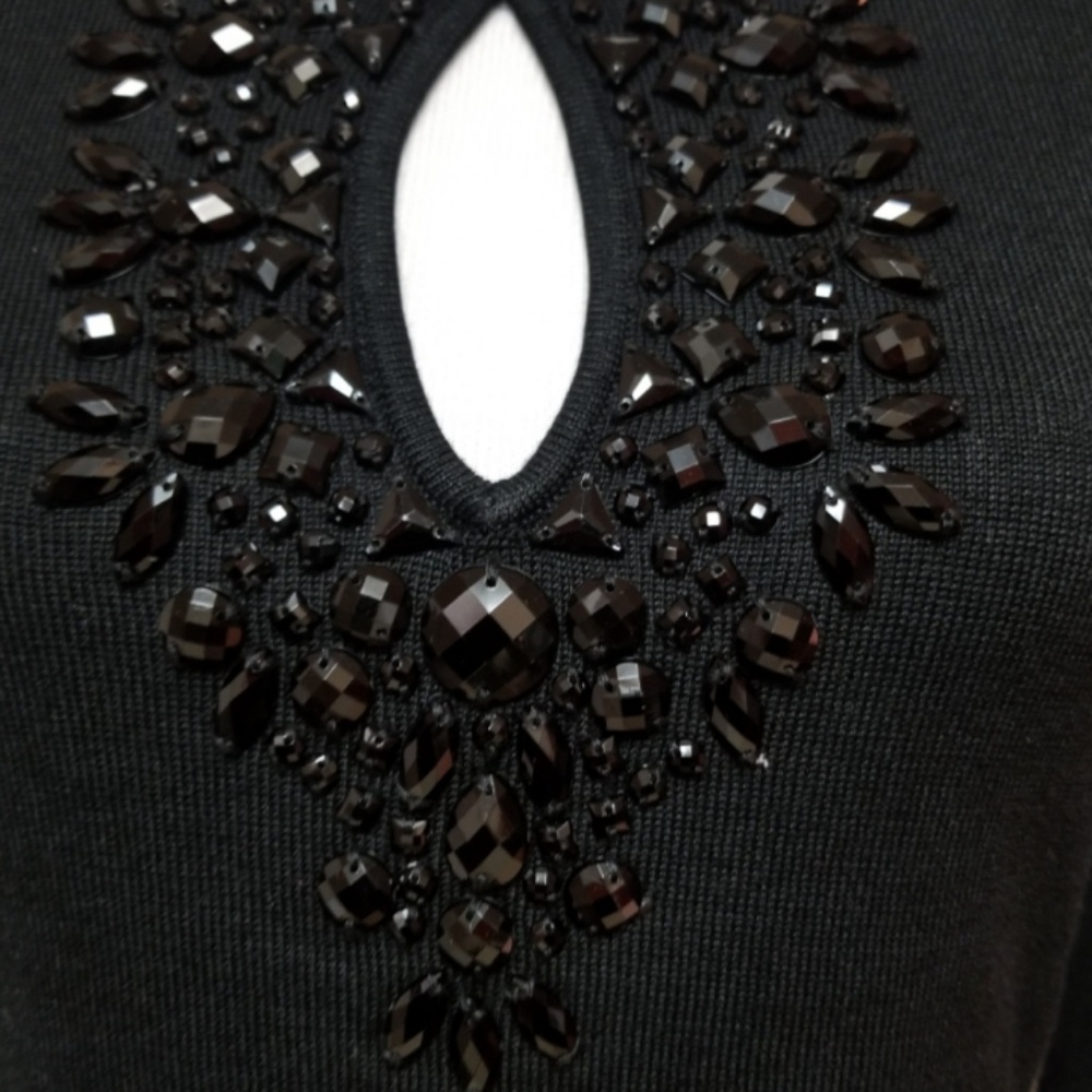 🆕️⬇️🎉HOST PICK🎉 Esperanza Black Embellished Peep Hole Sweater - Picture 8 of 8
